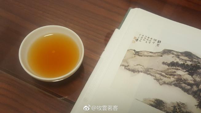 玉露凋伤枫树林一抹深秋,几许寒意,宜. 来自牧云茗客